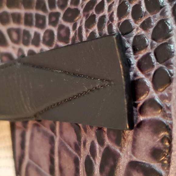 Vince Crocodile Stamped Cow Leather Bag - Picture 5 of 17